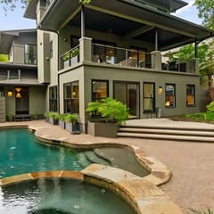 Downtown Oasis : Heated Pool : Spa : Outdoor Living/Dinning : Game Room