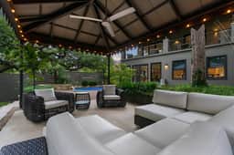 Downtown Oasis : Heated Pool : Spa : Outdoor Living/Dinning : Game Room - Image 2