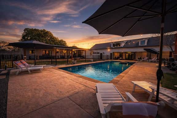 Austin | Pool, Hot Tub & Pickleball - Image 1