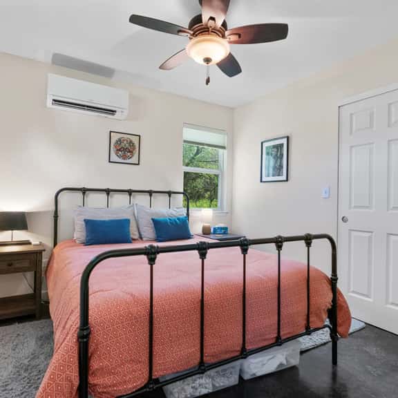 Secluded Guest House in beautiful setting - Image 1