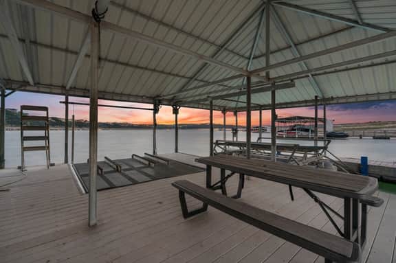 Lake House : Dock & Slip : Heated Pool : Boat Launch : Beach : Game Room - Image 5