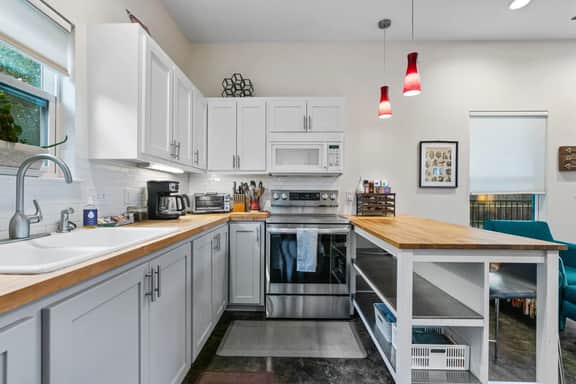 Secluded Guest House in beautiful setting - Image 4
