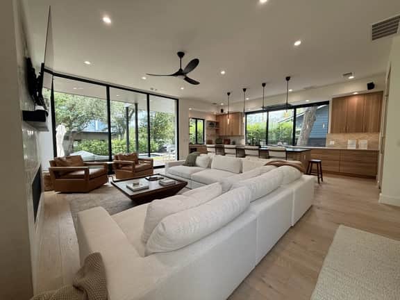 New Build | Downtown Views, Pool, Spa & Walkable - Image 4